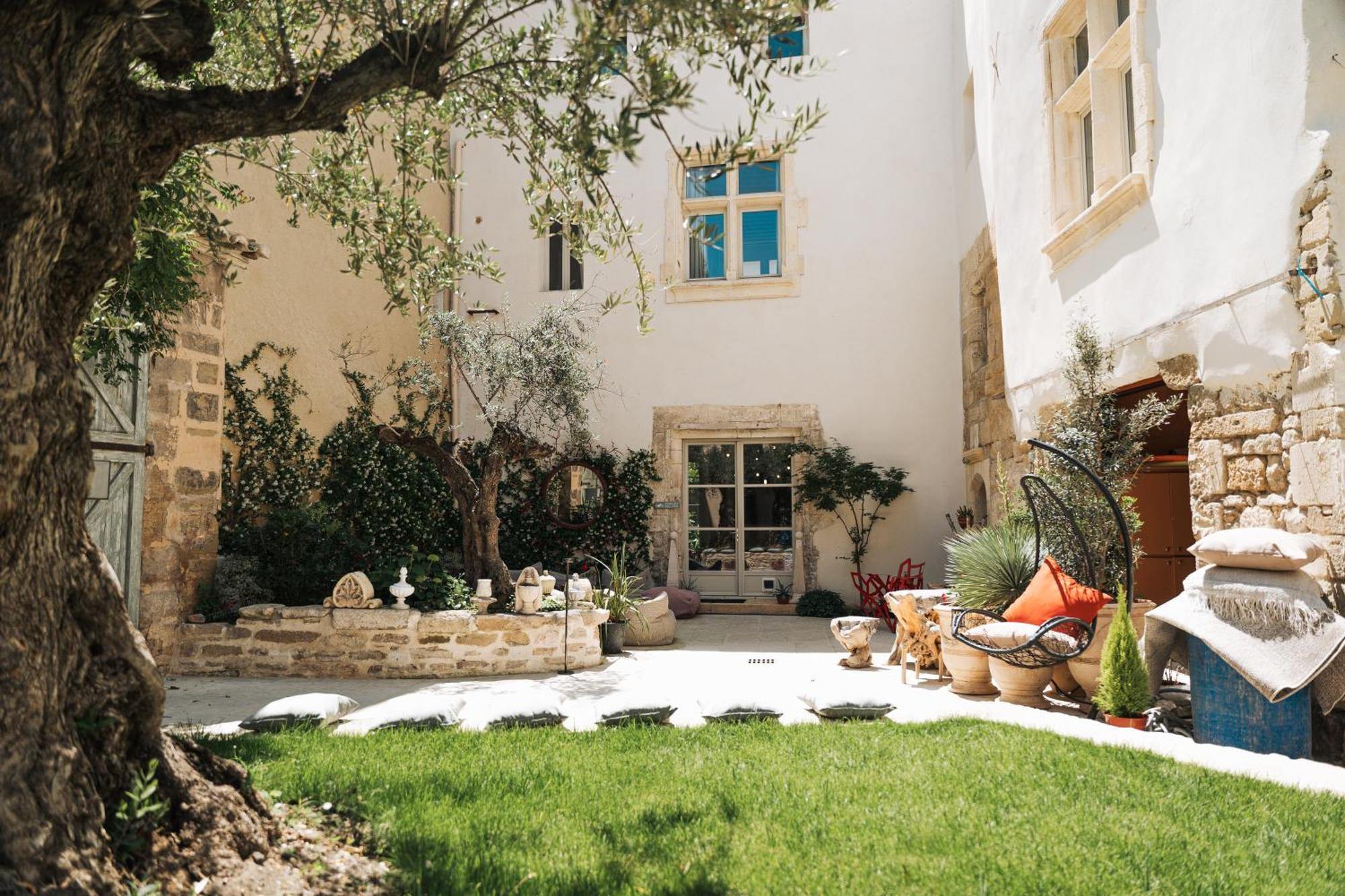 Palais Aoma, Hotel Particulier De Luxe En Provence LʼIsle-sur-la-Sorgue Eksteriør bilde