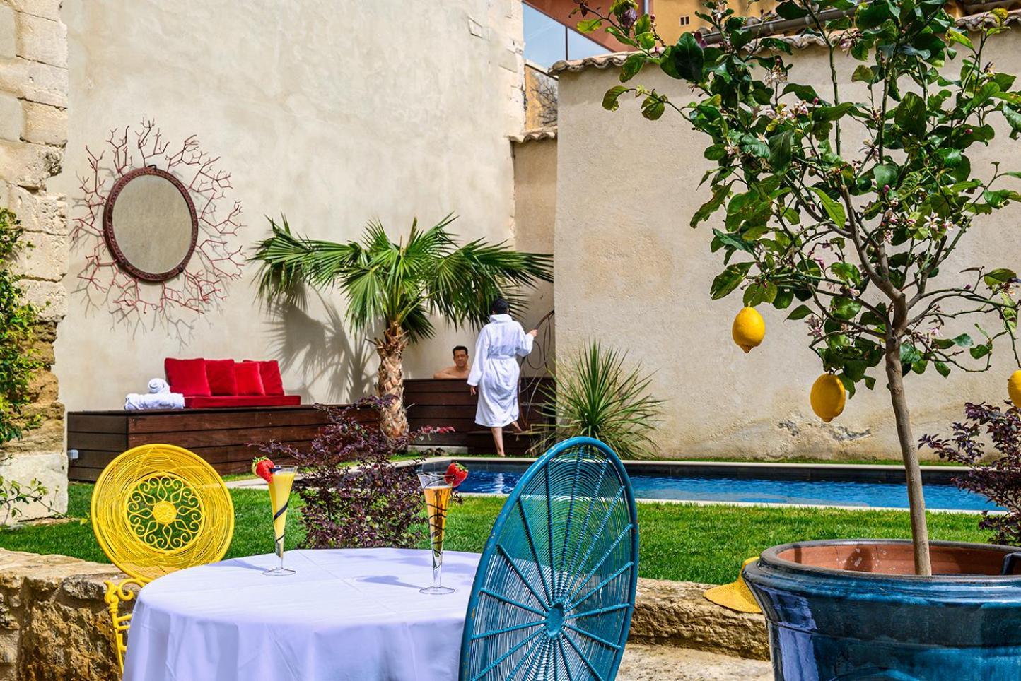 Palais Aoma, Hotel Particulier De Luxe En Provence LʼIsle-sur-la-Sorgue Eksteriør bilde